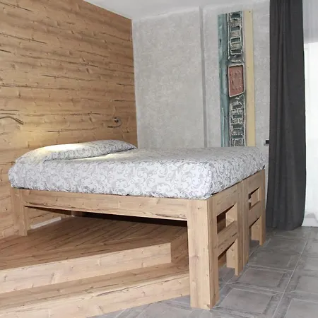 B&B Corte Rossa Tirano Buitenkant foto